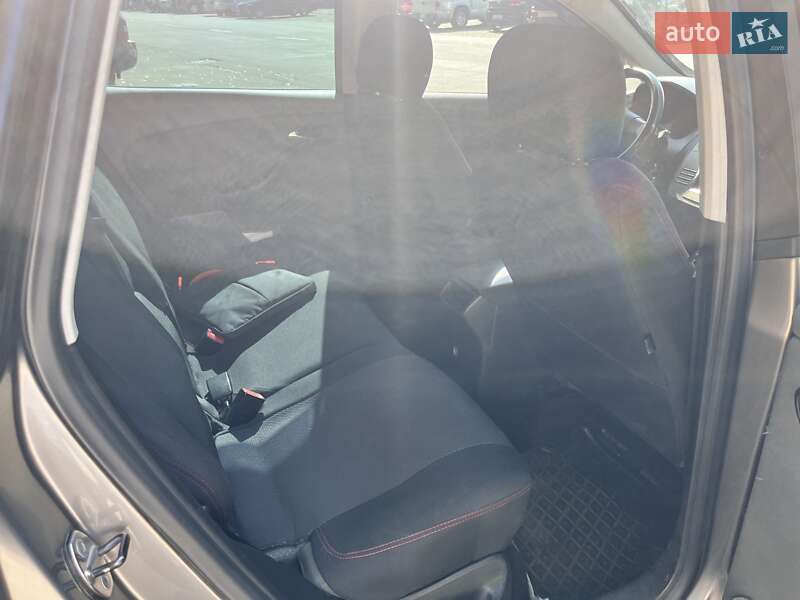 Хэтчбек SEAT Toledo 2004 в Киеве