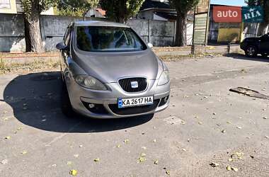 Хэтчбек SEAT Toledo 2004 в 