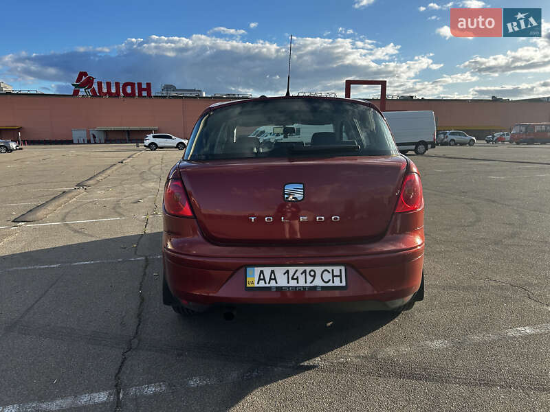 Хэтчбек SEAT Toledo 2008 в Киеве