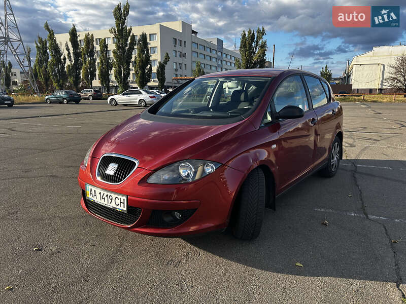 Хэтчбек SEAT Toledo 2008 в Киеве