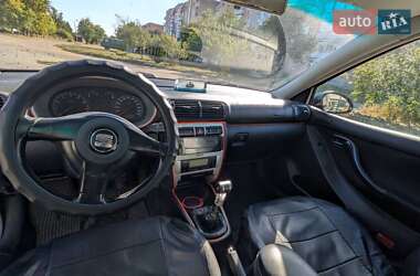 Седан SEAT Toledo 2004 в 