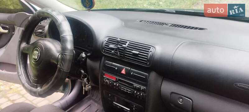 Седан SEAT Toledo 2001 в Рудки