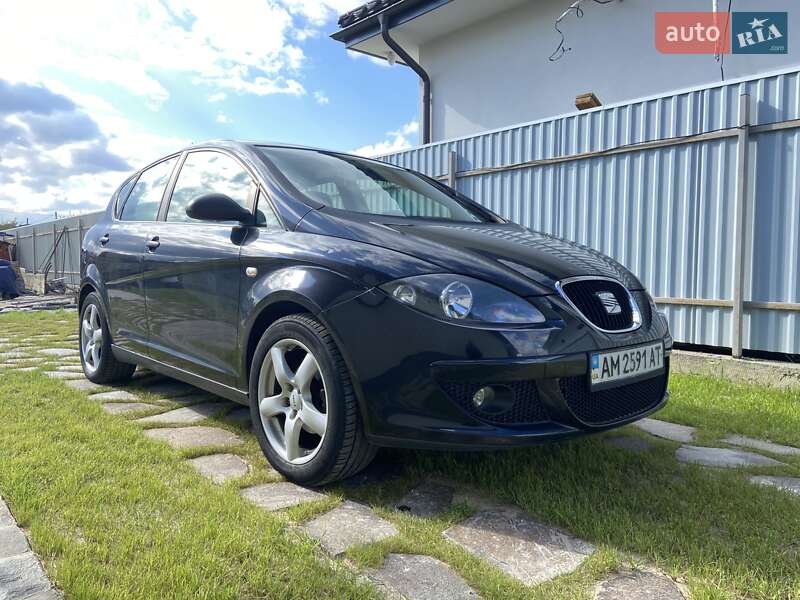 Хетчбек SEAT Toledo 2008 в Ужгороді