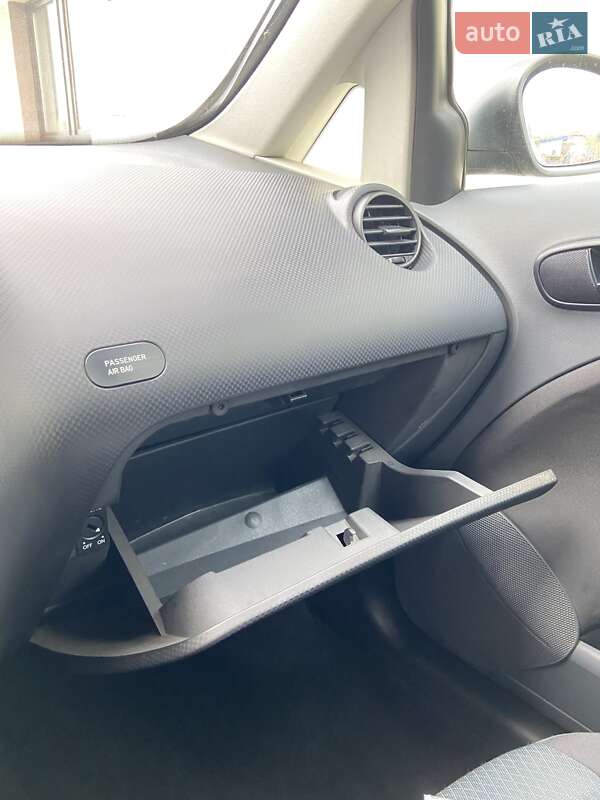 Хетчбек SEAT Toledo 2008 в Ужгороді