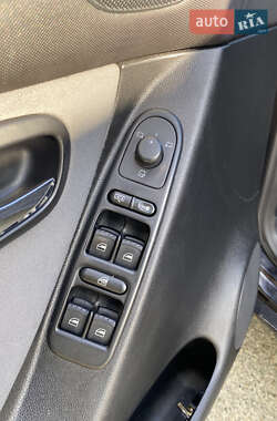 Седан SEAT Toledo 2004 в 