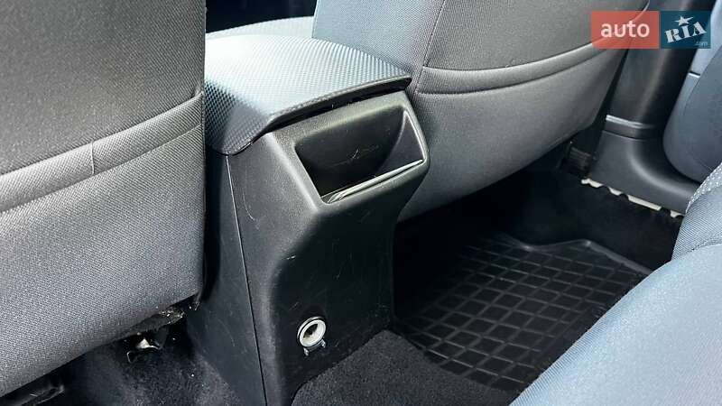 Хэтчбек SEAT Toledo 2006 в Киеве
