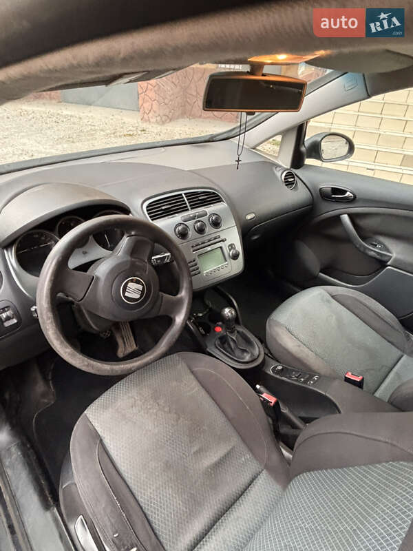 Хэтчбек SEAT Toledo 2008 в Ивано-Франковске фото 4 Хэтчбек SEAT Toledo 2008 в Ивано-Франковске