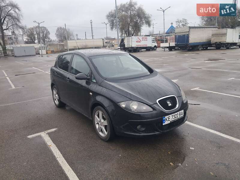 Хетчбек SEAT Toledo 2006 в Дніпрі