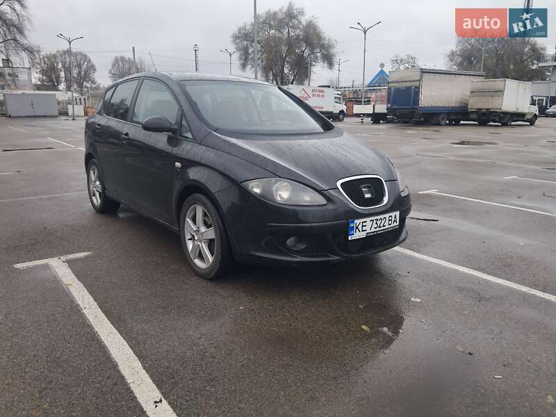 Хетчбек SEAT Toledo 2006 в Дніпрі