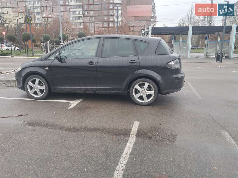 Хетчбек SEAT Toledo 2006 в Дніпрі
