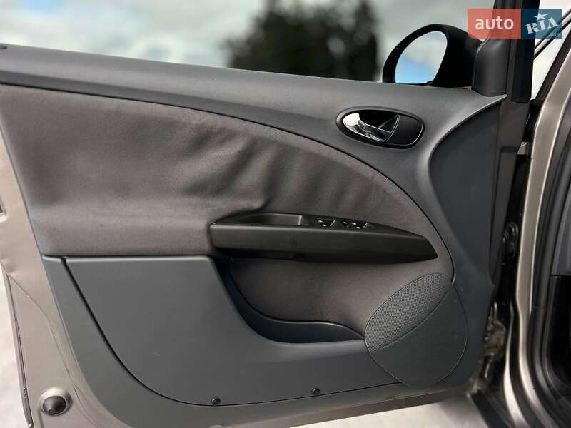 Хетчбек SEAT Toledo 2006 в Києві фото 12 Хетчбек SEAT Toledo 2006 в Києві