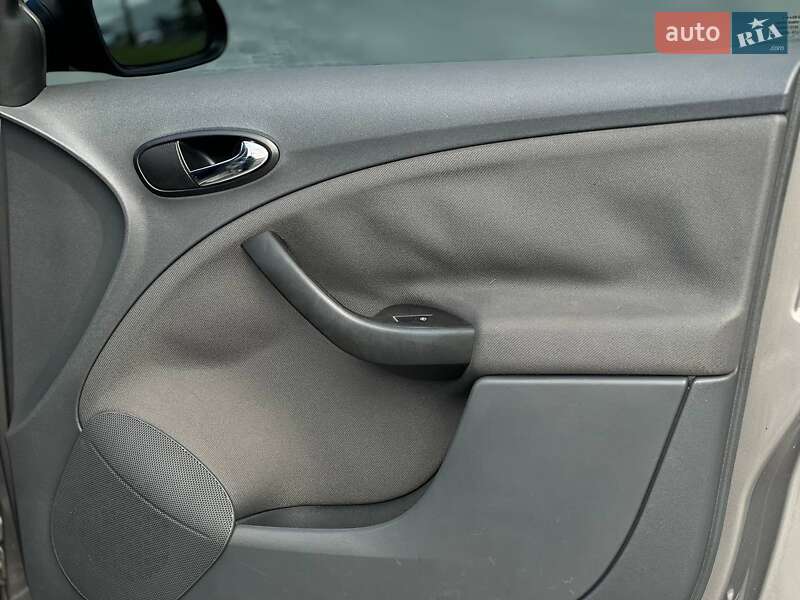 Хетчбек SEAT Toledo 2006 в Києві фото 46 Хетчбек SEAT Toledo 2006 в Києві