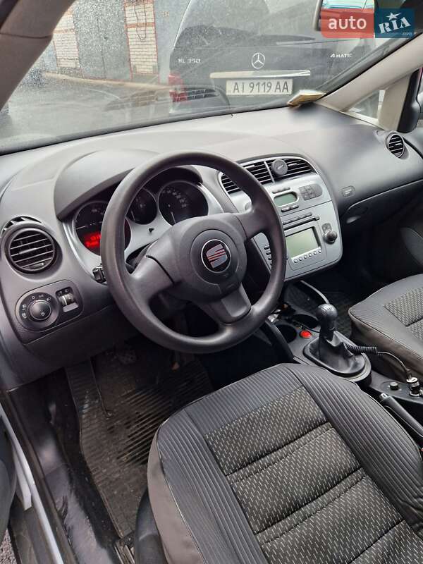 Хэтчбек SEAT Toledo 2008 в Киеве