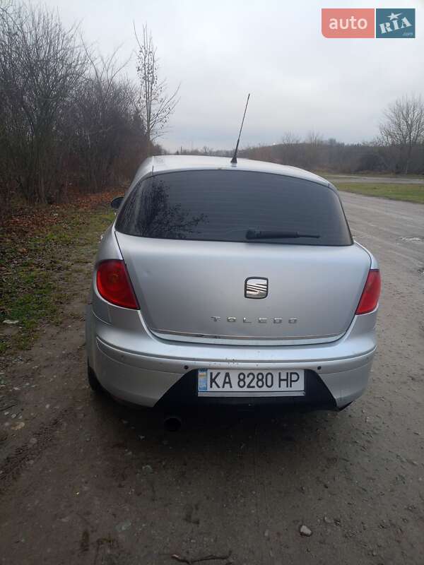 Хетчбек SEAT Toledo 2006 в Чорткові