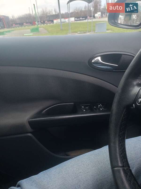 Хетчбек SEAT Toledo 2006 в Чорткові