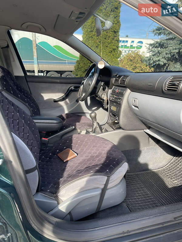 Седан SEAT Toledo 2001 в Черновцах