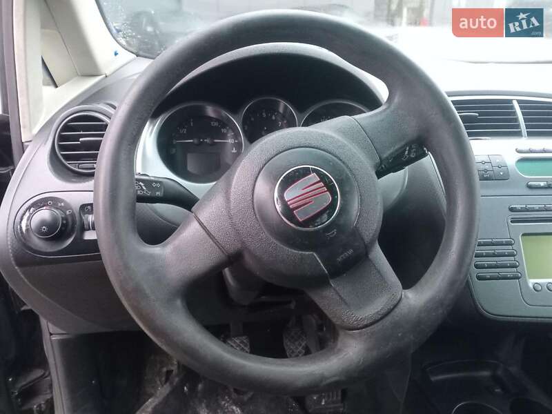 Хэтчбек SEAT Toledo 2008 в Львове