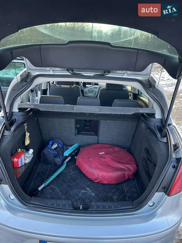 Хетчбек SEAT Toledo 2008 в Стрию