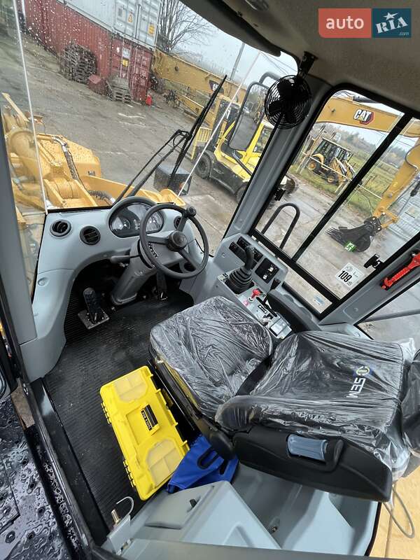 Фронтальный погрузчик SEM 655 2025 в Киеве