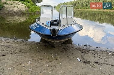 Човен Silver Hawk 2002 в Чернігові