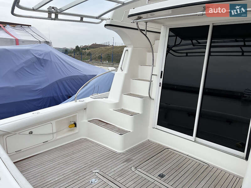 Моторная яхта Silverton 42 2002 в Одессе
