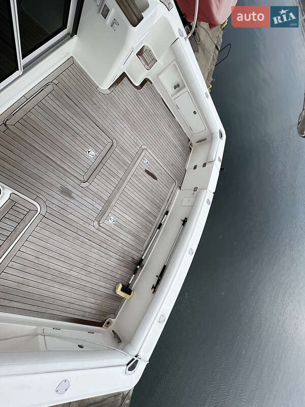 Моторная яхта Silverton 42 2002 в Одессе