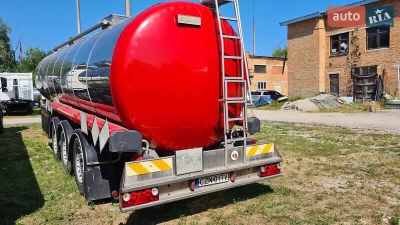 Цистерна напівпричіп Simatra NC-02 2005 в Вінниці