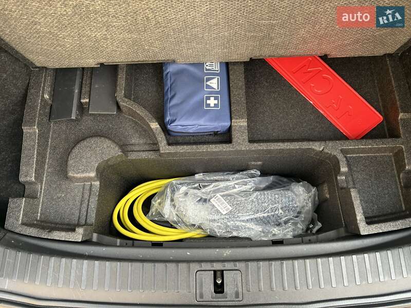 Позашляховик / Кросовер Skoda Enyaq iV 2022 в Києві фото 71 Позашляховик / Кросовер Skoda Enyaq iV 2022 в Києві