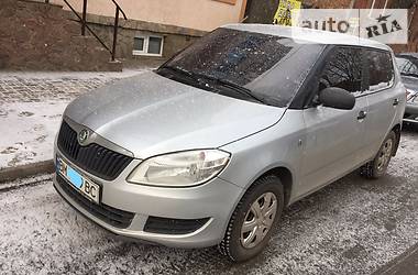 Седан Skoda Fabia 2010 в Сумах