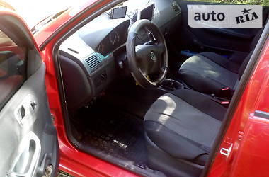 Хетчбек Skoda Fabia 2004 в 
