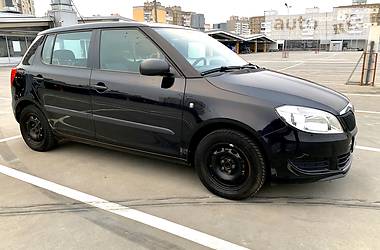 Хэтчбек Skoda Fabia 2011 в Киеве