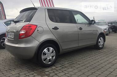 Хетчбек Skoda Fabia 2009 в 