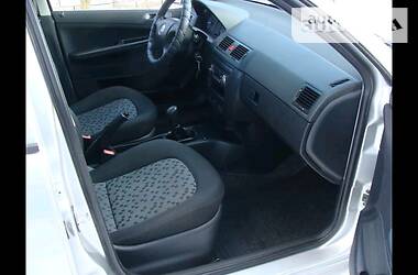 Седан Skoda Fabia 2006 в 