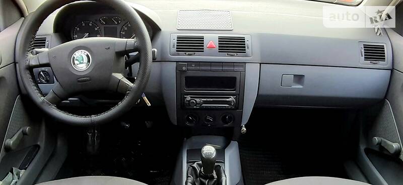 Седан Skoda Fabia 2001 в Черкассах