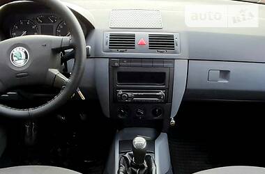 Седан Skoda Fabia 2001 в 