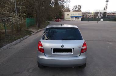Хетчбек Skoda Fabia 2011 в 