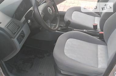 Хетчбек Skoda Fabia 2002 в 