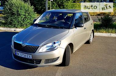 Хетчбек Skoda Fabia 2012 в 