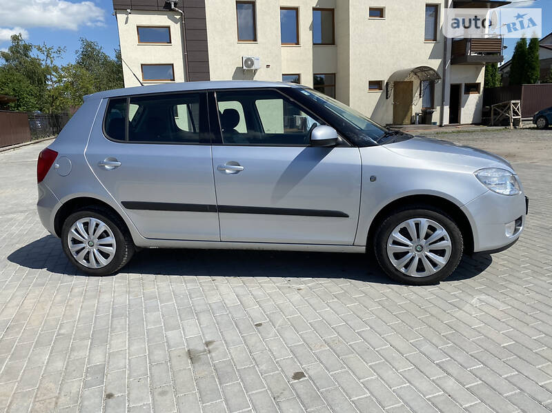 Хэтчбек Skoda Fabia 2009 в Староконстантинове