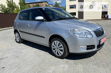 Хетчбек Skoda Fabia 2009 в 