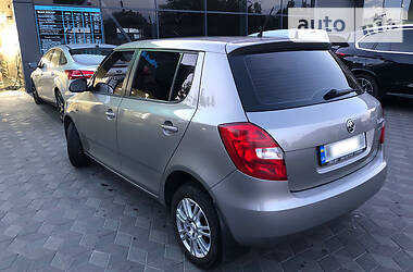 Хетчбек Skoda Fabia 2011 в 