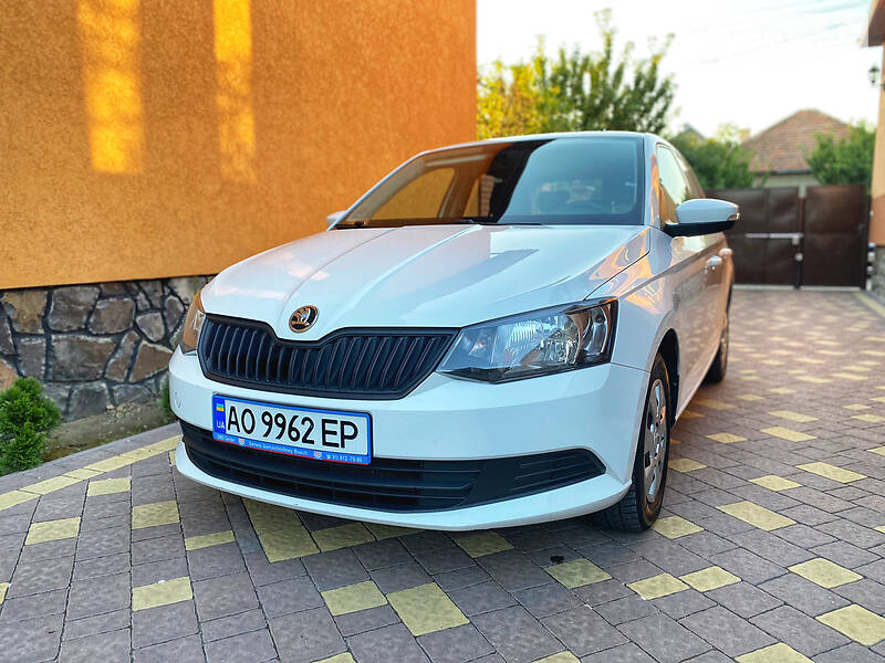 Хэтчбек Skoda Fabia 2017 в 