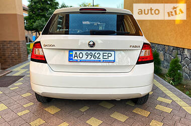 Хетчбек Skoda Fabia 2017 в 