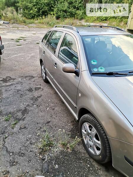 Универсал Skoda Fabia 2006 в Дубно