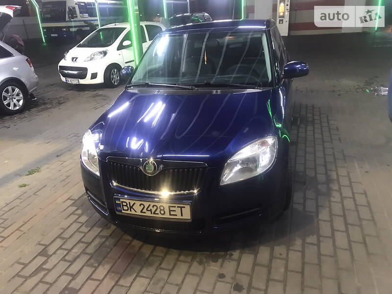 Хетчбек Skoda Fabia 2008 в Рівному