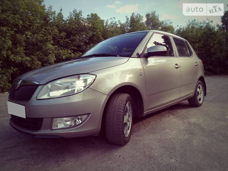 Хэтчбек Skoda Fabia 2012 в Сумах