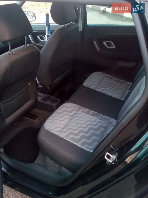 Универсал Skoda Fabia 2009 в Запорожье
