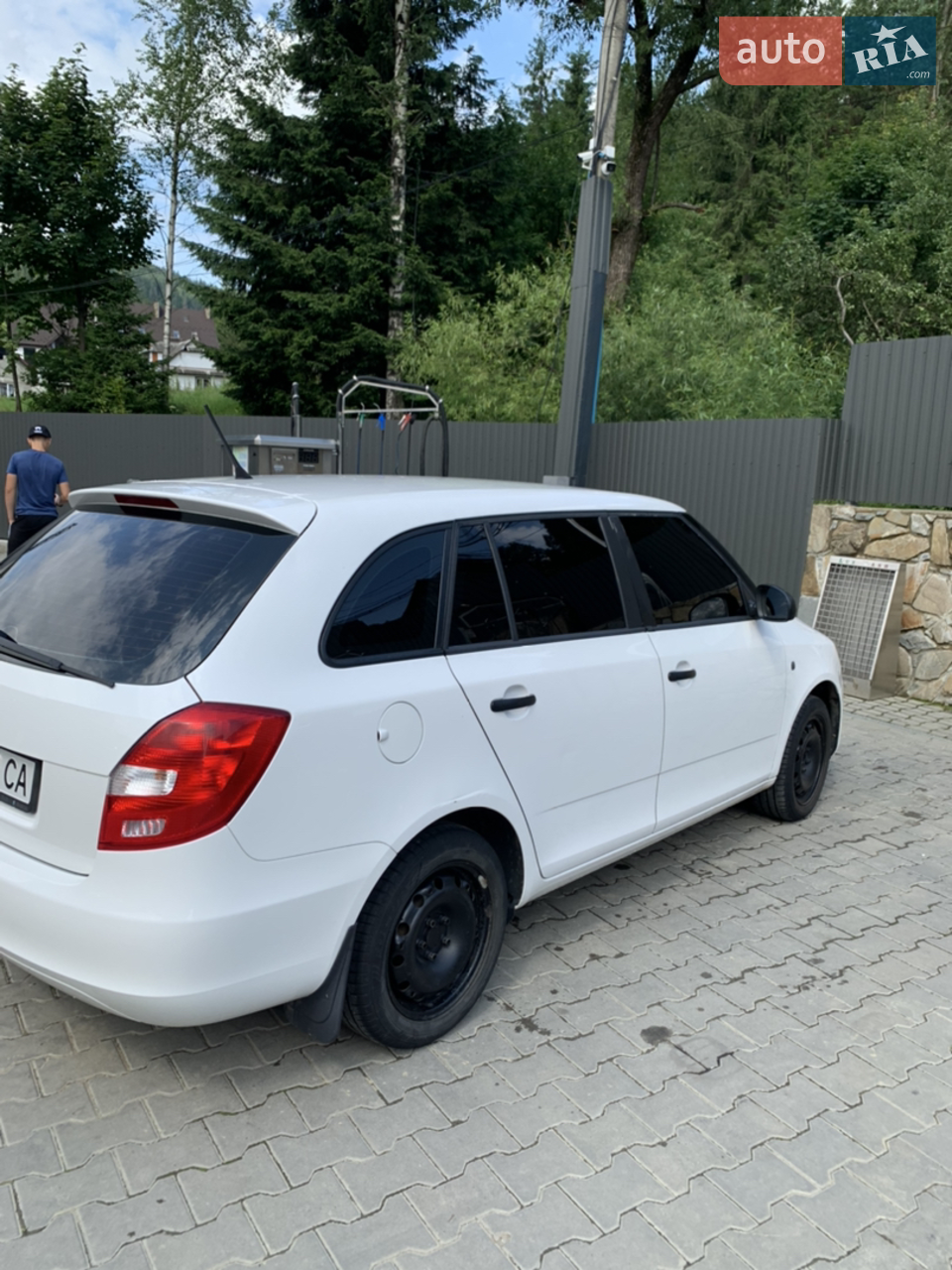 2012 Skoda Fabia - мініатюра 3