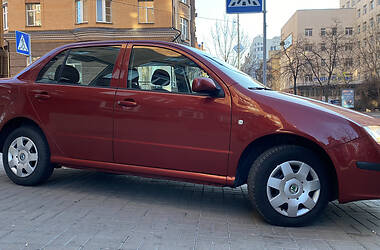 Седан Skoda Fabia 2007 в Киеве