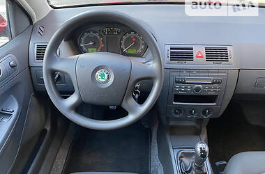 Седан Skoda Fabia 2007 в Киеве